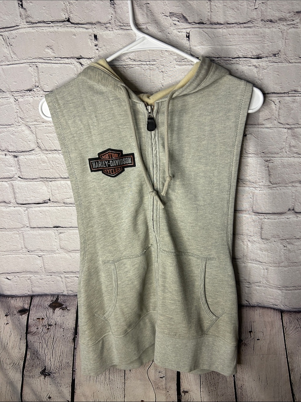 NWT Harley-Davidson Light Heather Gray Zip-Up Sleeveless Hoodie Vest size medium